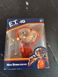 E.T. Extra Terrestrial Mini Bobblehead 40 Aniversario Sudadera con Capucha Roja 3.5 NUEVA 74 - Imagen 1 de 3