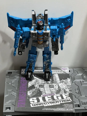 Transformers Siege War for Cybertron Thundercracker Voyager Seeker WFC S39 Cover