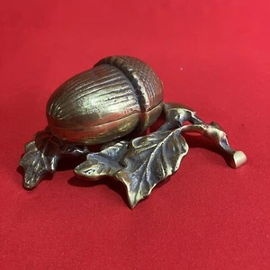 Joyero vintage de latón bellota nuez roble hojas tapa baratija plato tocador metal - Imagen 1 de 13