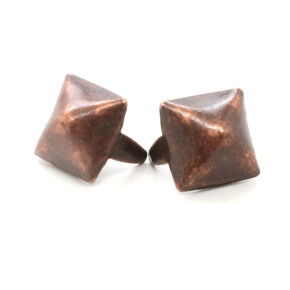 Manchas de cabeça de prego pirâmide 3/8" cobre antigo 100 peças NH00631-10 - Imagem 1 de 1