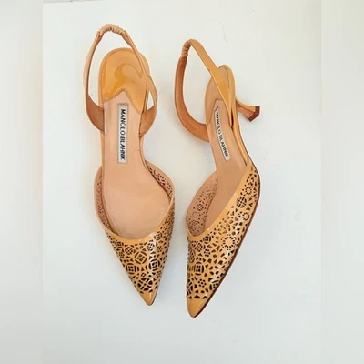 Zapatos de salón Manolo Blahnik Carolyne 50 beige/desnudo charol láser con cordones 37,5 Foto 1 de 4