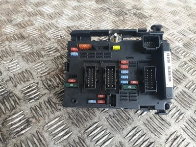 PEUGEOT 206 1999 - 2007 1.4 PETROL UNDER BONNET FUSEBOX 9657608780 - Image 1 of 4
