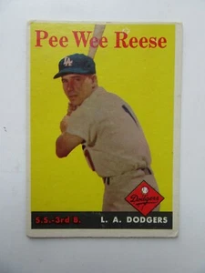 1958 Topps Set Break #375 Pee Wee Reese Slightly Off Center Strong Corners - Picture 1 of 2