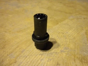 20 21 22 Nissan Versa Halogen Bulb Headlight Corner Bulb Area BARE Socket - Picture 1 of 3