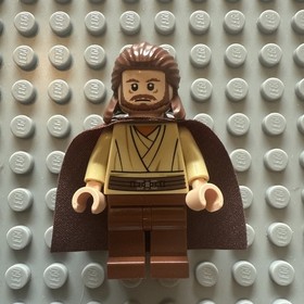 Lego Star Wars Qui-Gon Jinn - Reddish Brown Legs/Cape Minifigure sw0322 (7961)