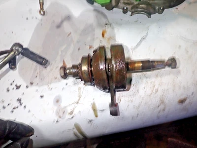 Motor del cigüeñal Suzuki TS50 1972 # TS50-39201 Foto 1 de 4