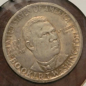 1946 D Booker T. Washington Commemorative Half Dollar-90% Silver - Picture 1 of 9
