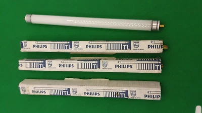 PHILIP 2V805 LINEAR FLUORESCENT BULB T5 MINIATURE BI-PIN 9" LONG 6W (LOT OF 3) - Image 1 of 4