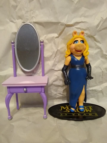Palisades The Muppet Show 25 Years Miss Piggy figure - long hair variant Cover