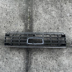 Genuine Toyota Corona T13 1978-82 Front Grille with badge 53101-29075 - Picture 1 of 8