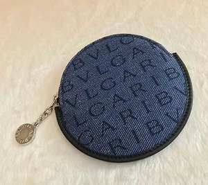 Neu im Karton BVLGARI DENIM, schwarz Leder blau Denim rund MAMMET Geldbörse - Bild 1 von 10