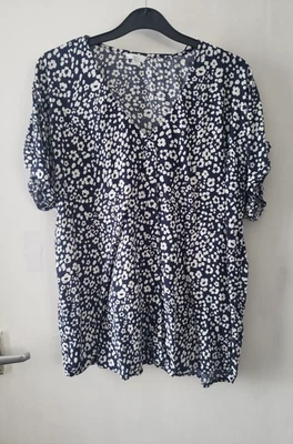 Women's navy/white floral blouse short sleeves size 16 M &Co - Image 1 of 3