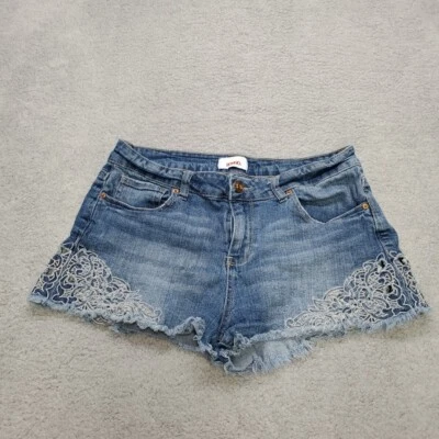 Bongo Shorts Women 3 Blue Denim Lace Mid-Rise 1.5" In-seam Medium Wash - Image 1 of 4
