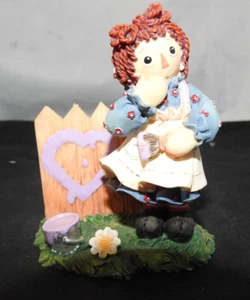 Simon & Schuster Raggedy Ann & Andy Figurine, Heart full of Happiness - Picture 1 of 7