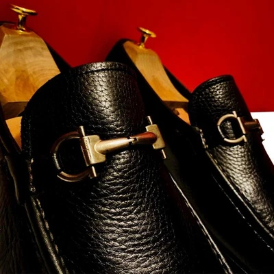 $859.00 !!FERRAGAMO LUXURY MEN BLK PEBBLED LEATHER SILVER BIT LOAFERS SHOES 9 EE - Image 1 of 4