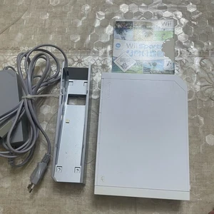 Nintendo Wii ORIGINAL PAL KONSOLE und Wii Sports Spiel - Bild 1 von 6