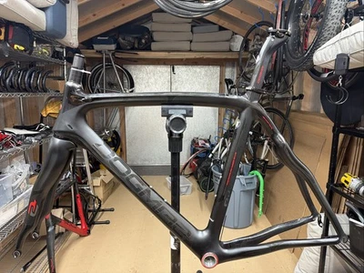 54 см PINARELLO DOGMA 60.1 Карбоновая Рама Дорожного велосипеда. Ободовой тормоз. Размер 54. Черный - Изображение 1 из 4