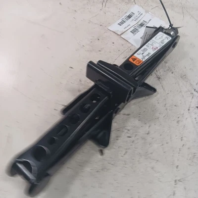 Gato de cambio de neumáticos de repuesto Ford Focus 2018 2017 2016 2015 Foto 1 de 4