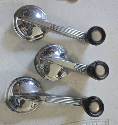 Vintage Original 1955-57? Chevrolet Bel-Air Window Hand Cranks Wing Window Crank - Imagem 1 de 4