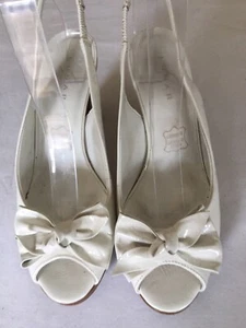 Lunar Elegance White Patent Leather Peep Toe Slingback Shoes Size 5(BX10) - Picture 1 of 10