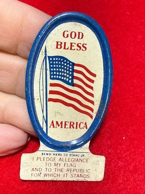 Vtg Tin Litho ‘God Bless America’ Stand-Up Patriotic Flag Pledge Cracker Jack - Image 1 of 3