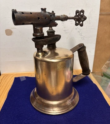 Soplador de gasolina de latón Clayton & Lambert Everedy de colección - 9 1/2 pulgadas de alto Foto 1 de 4