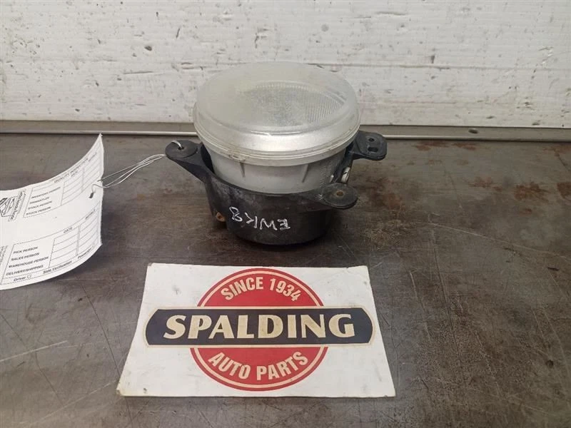 2007-2010 Jeep Wrangler Fog Driving Light Bumper Mounted 11033805 - Image 1 of 4