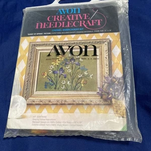 Avon 1973 Creative Needlecraft Crewel Embroidery Kit “Burst of Spring” Flowers - Picture 1 of 7