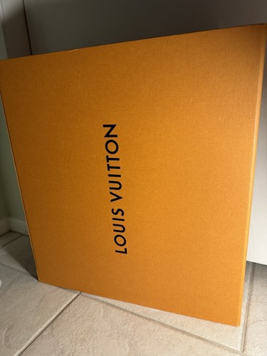 LOUIS VUITTON（LV） CAPPOTTO ABITO LOUIS VUITTON JUMBO TAGLIA CHIUSURA MAGNETICA OTTIMA CONFEZIONE REGALO