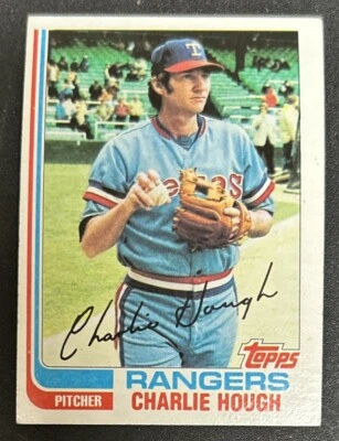 Tarjeta de béisbol 1982 Topps Charlie Hough #718 Rangers Pitcher en muy buen estado buen estado Foto 1 de 2