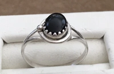 Espectacular Anillo Vintage Elegante Retro Cúpula de Ónix Negro Plata de Ley Talla 5 Foto 1 de 4