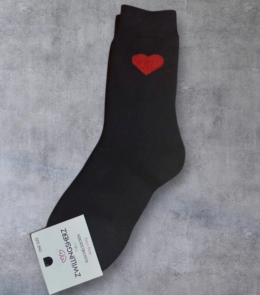 NEU ❤️Zwillingsherz ♥Kuschelsocken, Strümpfe „Herz“ dunkelblau, rot - Bild 1 von 1
