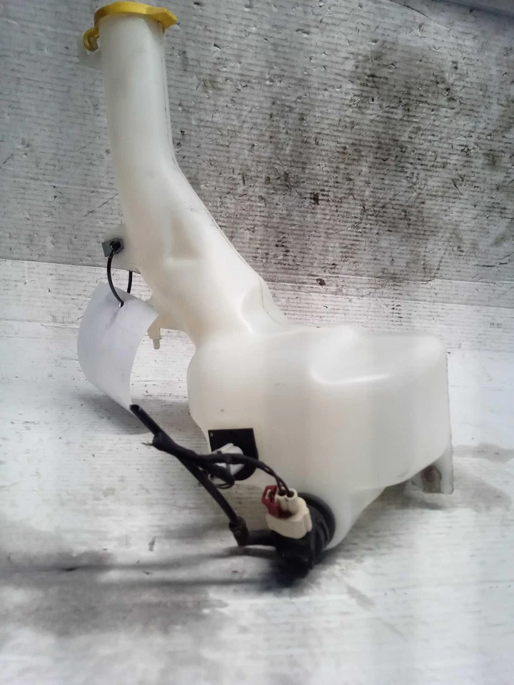 2015 CHRYSLER 300 Washer Fluid Reservoir OEM Black 3.6L 123K Miles Foto 1 de 4