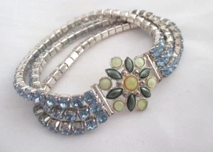 Pulsera elástica 3 hilos flor azul claro y amarillo verdoso pálido - Imagen 1 de 3