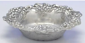 Vtg Arthur Court Round Grape & Vine 1988 Aluminum Wine Bottle Coaster Caddy - Picture 1 of 5