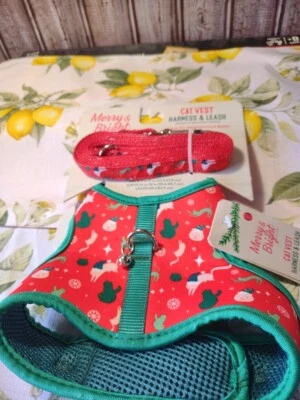 Merry & Bright 猫背心束带和皮带 2 件红色假日主题全新带标签 — 第 1/2 张图片