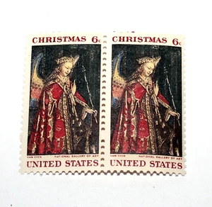 2 Christmas 6 cents stamps - Picture 1 of 3