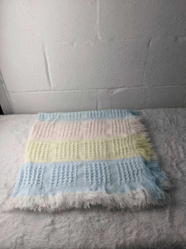 Manta de bebé Lord & Taylor de colección a cuadros azul pastel rosa amarillo verde tiro a cuadros F Foto 1 de 4