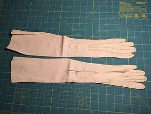 VINTAGE 19" ITALIAN IVORY SOFT WHITE LEATHER OVER ELBOW OPERA GLOVES - SZ 6 3/4 - Picture 1 of 6