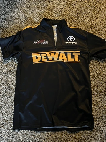 Nascar JGR Dewalt Crewshirt Cover