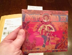 Grateful Dead - Dave's Picks Vol 25 Binghamton NY 11/6/77 3CDs (New, Sealed) - Picture 1 of 2