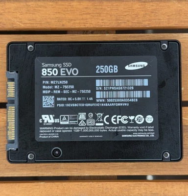 Samsung 850 EVO 250GB SSD SATA III 2.5" Solid State Drive Laptop PC (MZ-75E250) - Image 1 of 3