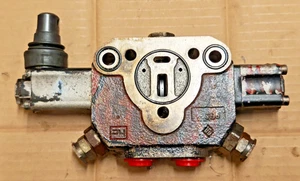 Sección de cuerpo de válvula de carrete hidráulico HC con actuador de control manual (4 - Imagen 1 de 8