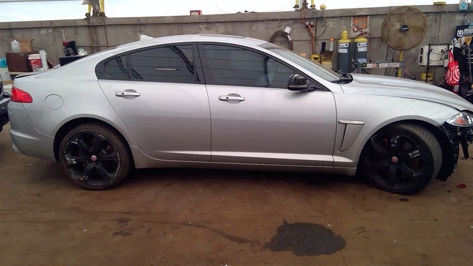 Driver Left Caliper Front Xkr-s Red Fits 10-15 XK 6742575 - Image 1 of 4