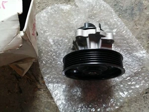 Water pump for vauxhall astra 13oo diesel - Picture 1 of 4