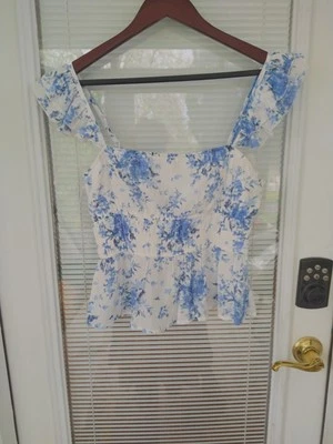 Mi Ami NWT Floral Top Size Large  - Image 1 of 3