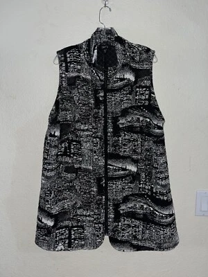 Comfy USA PLUS Black White Sleeveless Zip Front Textured Pockets Jacket Vest 1X - Image 1 of 4
