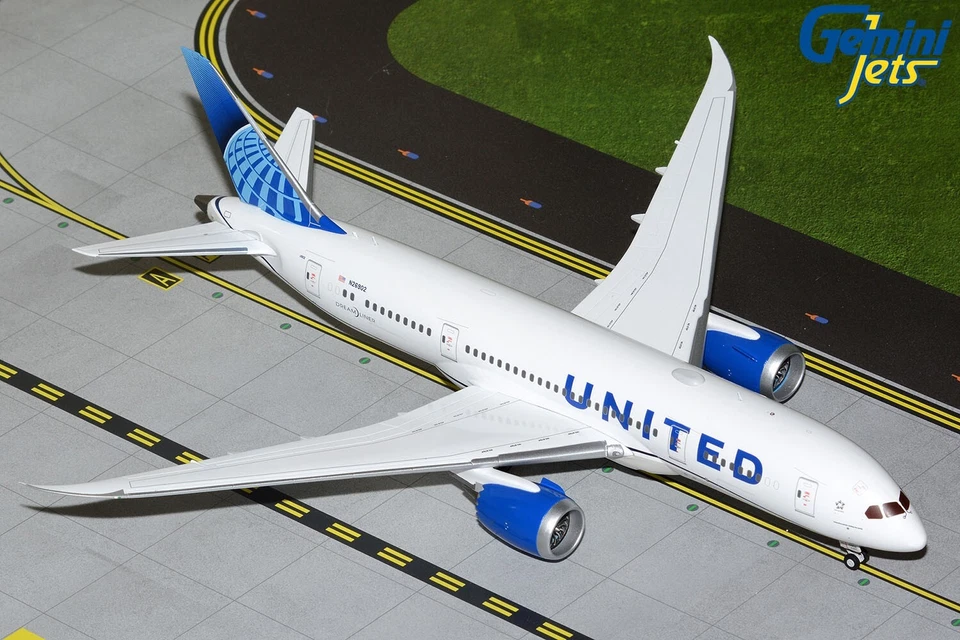 United Boeing 787-8 N26902 GeminiJets G2UAL1393 Scale 1 200