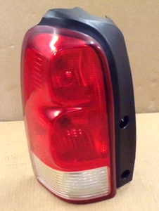 2005 saturn relay tail light ( driver ) 2005-2007 chevy uplander - Picture 1 of 3