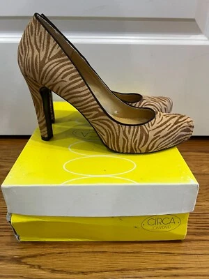 CIRCA Joan & David Nuevo en Caja Salvaje Genuino Piel Natural Estampado Cebra Tacones Talla 9 M Foto 1 de 4